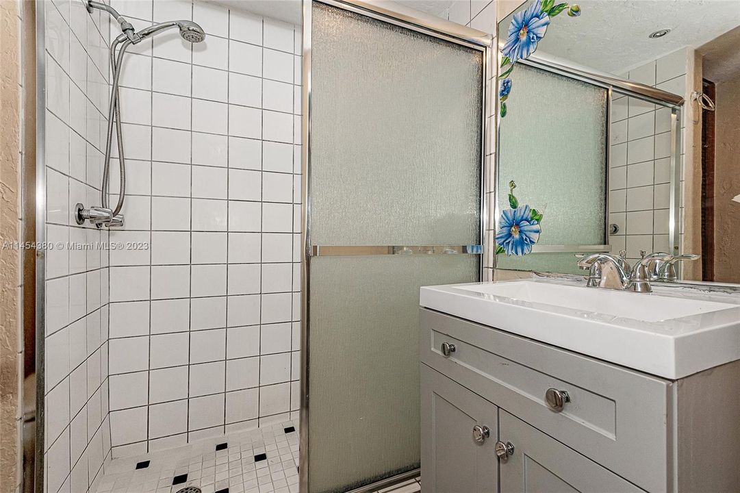 Recently Sold: $499,900 (0 beds, 0 baths, 1528 Square Feet)