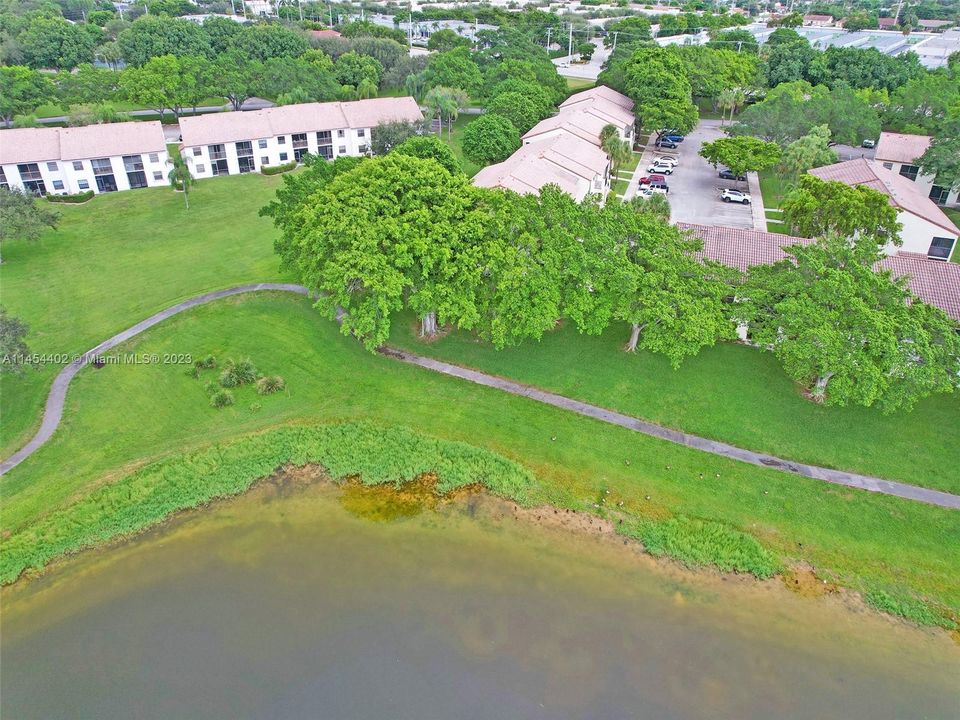 Vendido Recientemente: $275,000 (2 camas, 2 baños, 935 Pies cuadrados)