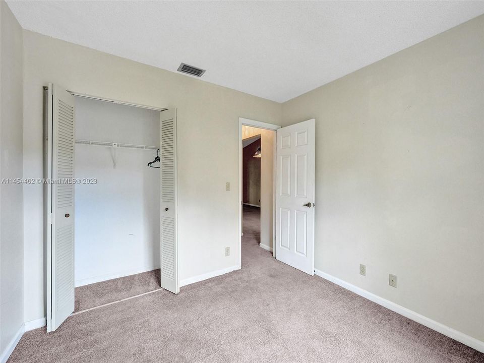 Vendido Recientemente: $275,000 (2 camas, 2 baños, 935 Pies cuadrados)