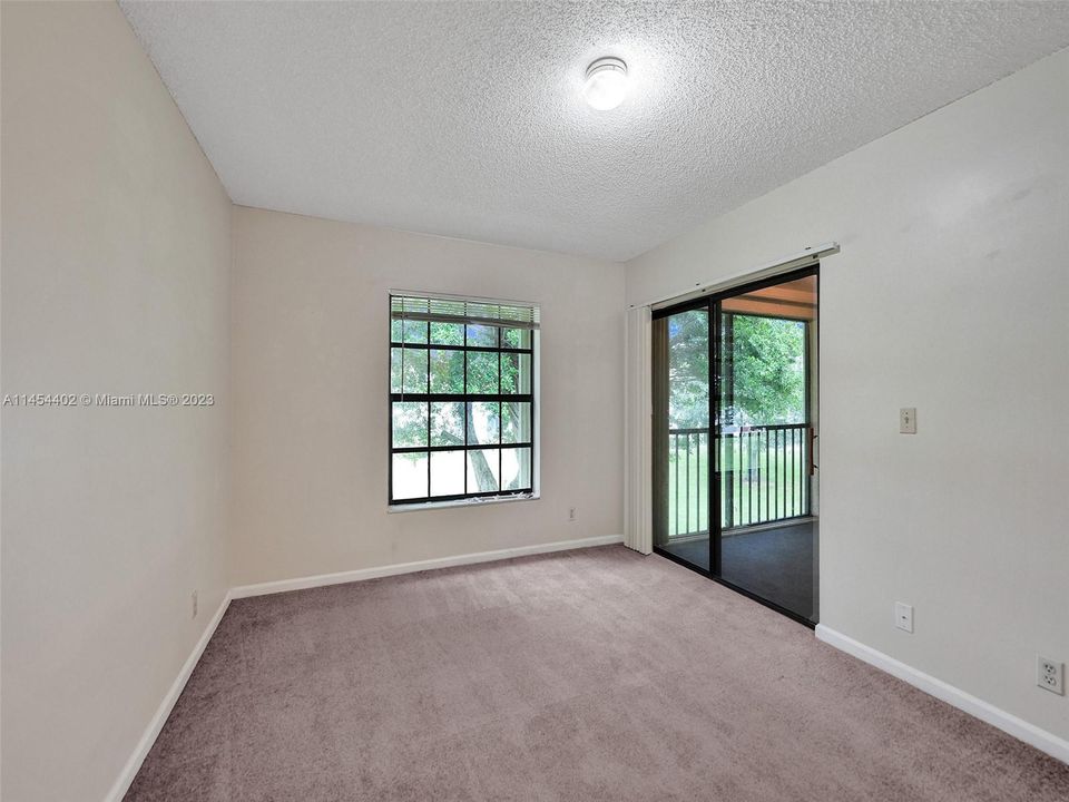 Vendido Recientemente: $275,000 (2 camas, 2 baños, 935 Pies cuadrados)