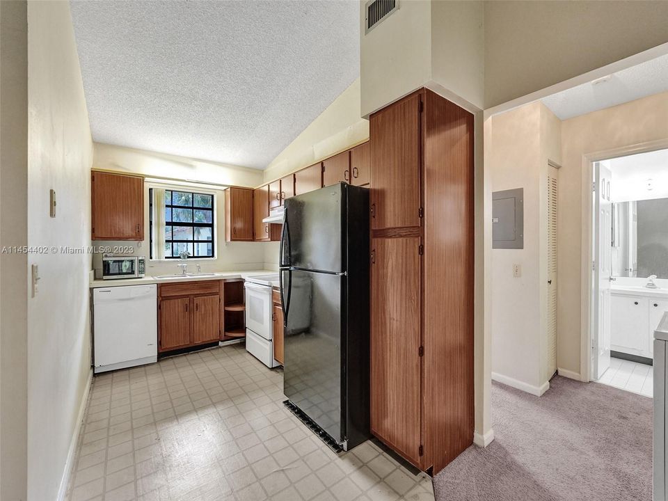 Vendido Recientemente: $275,000 (2 camas, 2 baños, 935 Pies cuadrados)