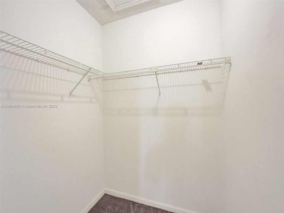 Vendido Recientemente: $275,000 (2 camas, 2 baños, 935 Pies cuadrados)