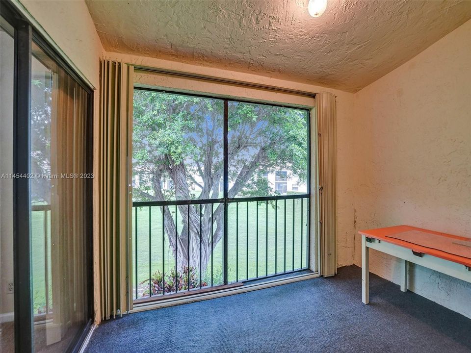 Vendido Recientemente: $275,000 (2 camas, 2 baños, 935 Pies cuadrados)