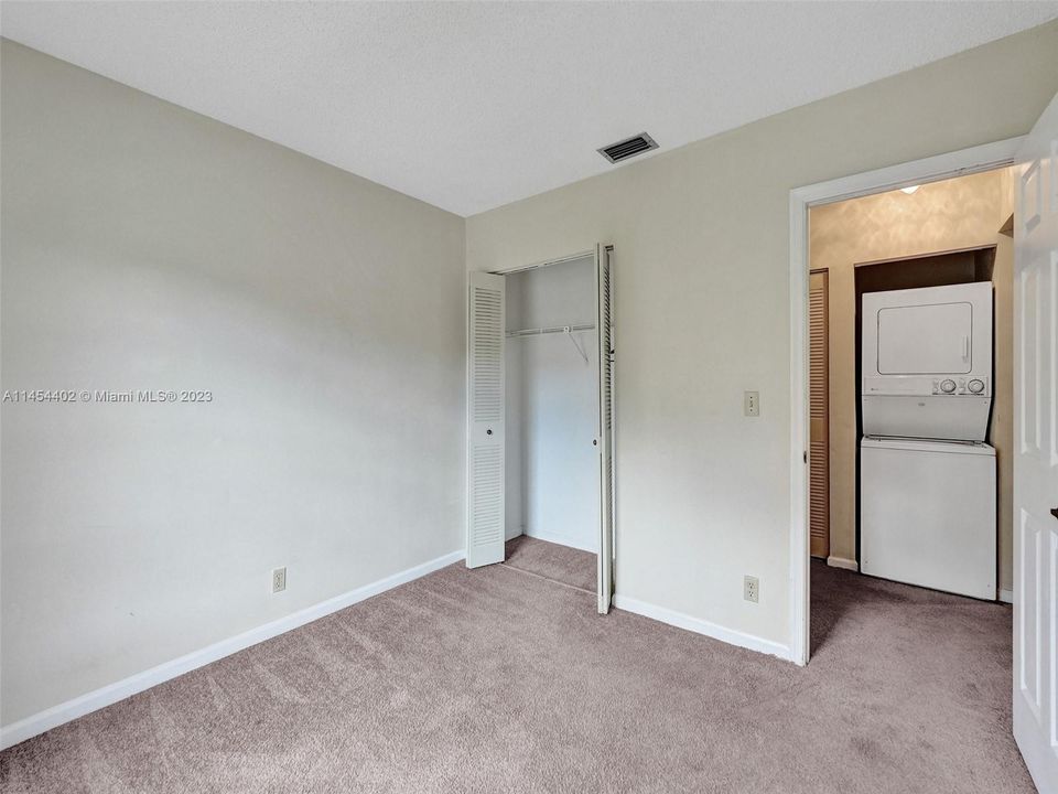 Vendido Recientemente: $275,000 (2 camas, 2 baños, 935 Pies cuadrados)