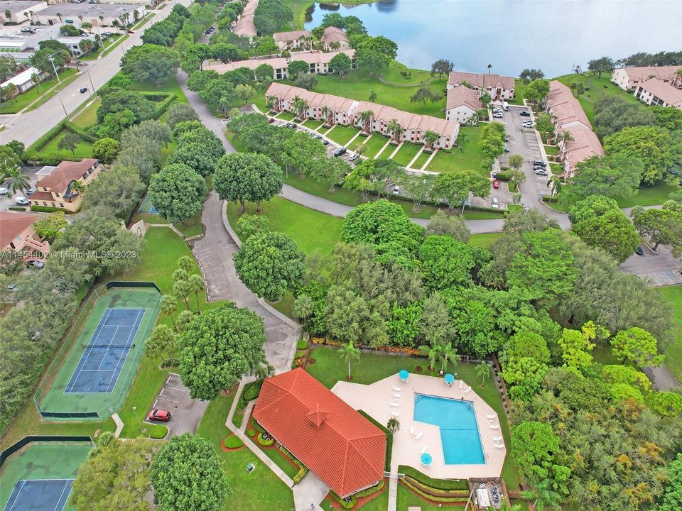 Vendido Recientemente: $275,000 (2 camas, 2 baños, 935 Pies cuadrados)