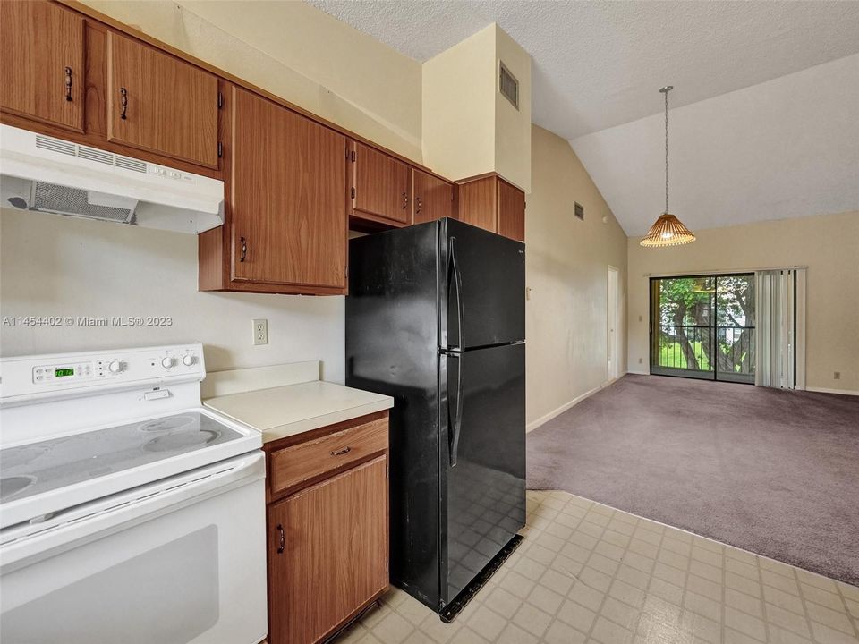 Vendido Recientemente: $275,000 (2 camas, 2 baños, 935 Pies cuadrados)