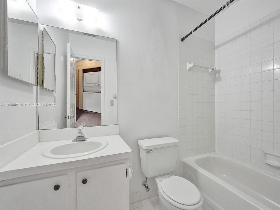 Vendido Recientemente: $275,000 (2 camas, 2 baños, 935 Pies cuadrados)