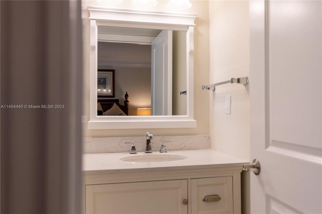 Recently Sold: $1,275,000 (2 beds, 2 baths, 1515 Square Feet)