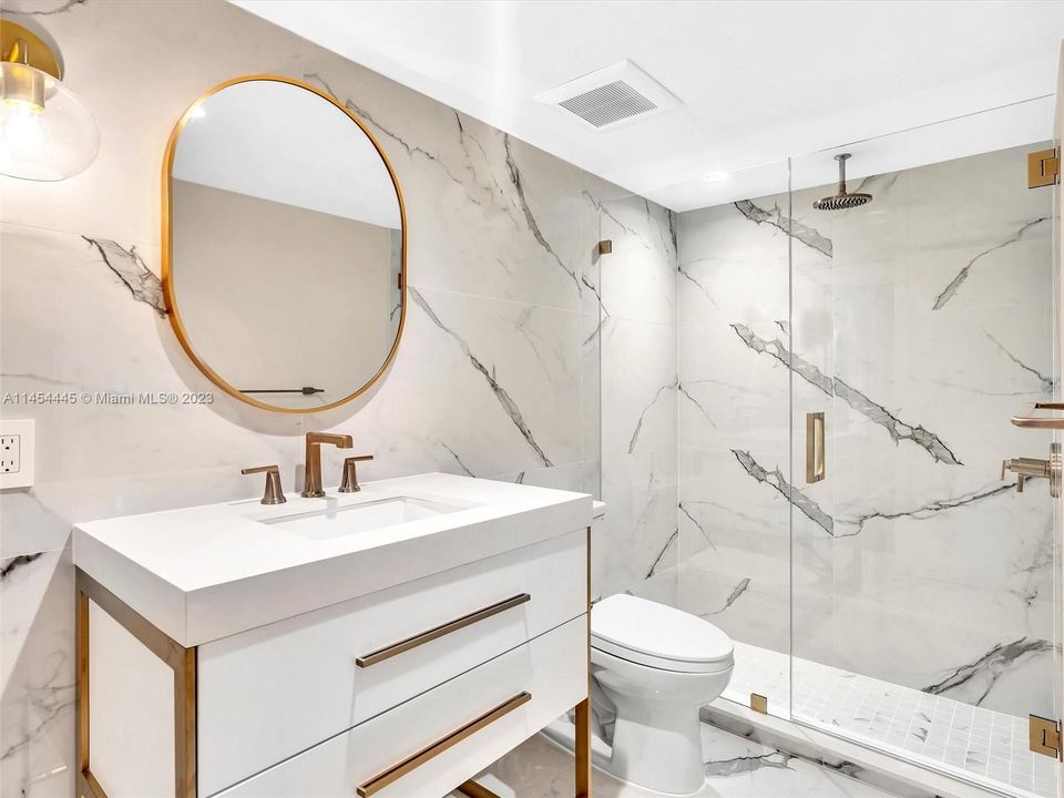 Recently Sold: $3,150,000 (6 beds, 4 baths, 3926 Square Feet)