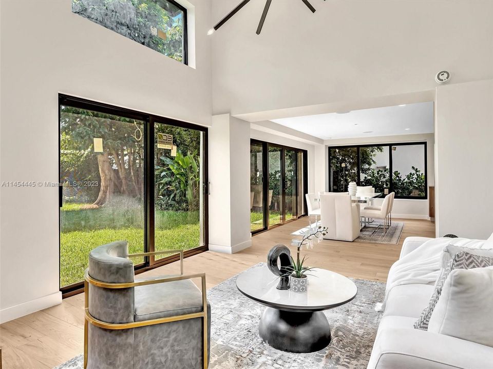 Recently Sold: $3,150,000 (6 beds, 4 baths, 3926 Square Feet)