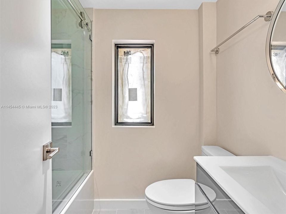 Recently Sold: $3,150,000 (6 beds, 4 baths, 3926 Square Feet)