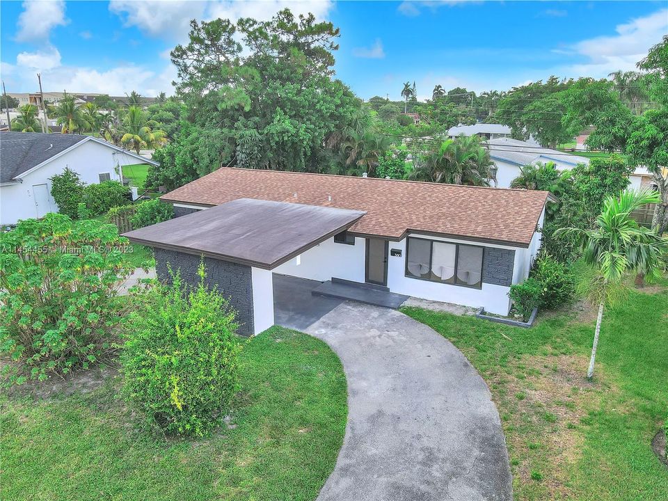 For Sale: $500,000 (3 beds, 2 baths, 1494 Square Feet)