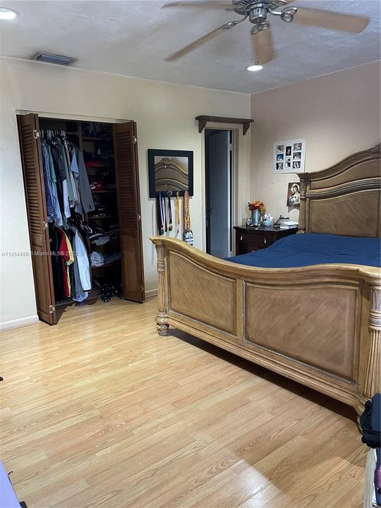 For Sale: $465,000 (2 beds, 2 baths, 1600 Square Feet)