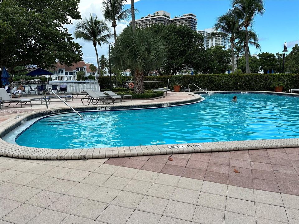 Large pool and sundeck adjoining the intracoastal