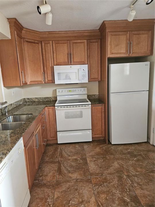 For Rent: $2,200 (2 beds, 2 baths, 1260 Square Feet)