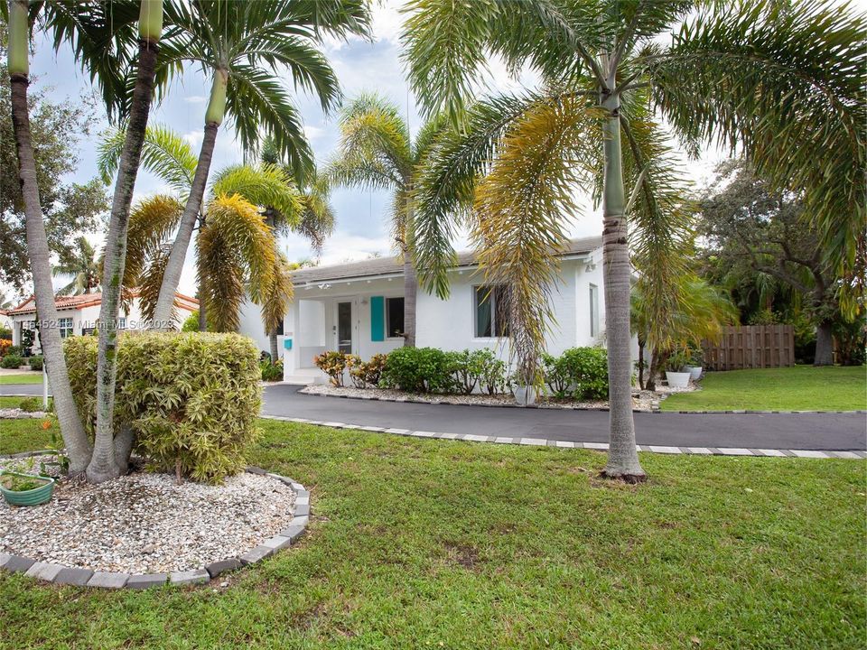 Недавно продано: $1,150,000 (3 спален, 2 ванн, 750 Квадратных фут)