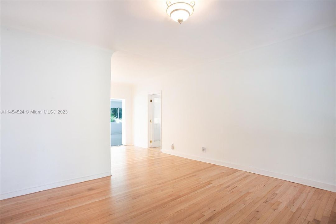 Недавно продано: $1,150,000 (3 спален, 2 ванн, 750 Квадратных фут)