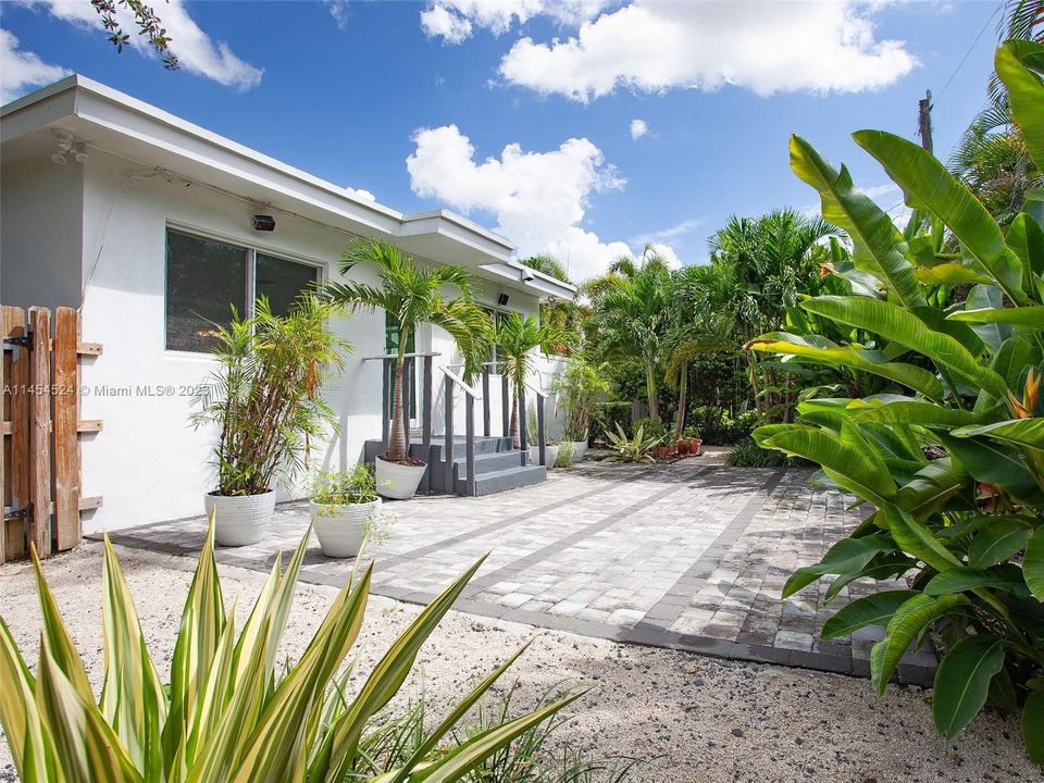 Недавно продано: $1,150,000 (3 спален, 2 ванн, 750 Квадратных фут)