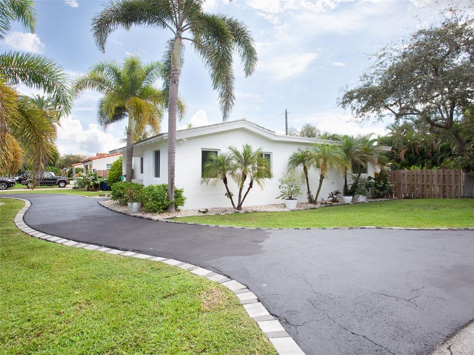 Недавно продано: $1,150,000 (3 спален, 2 ванн, 750 Квадратных фут)