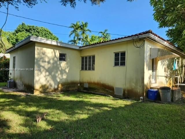 Recently Sold: $750,000 (2 beds, 2 baths, 1442 Square Feet)