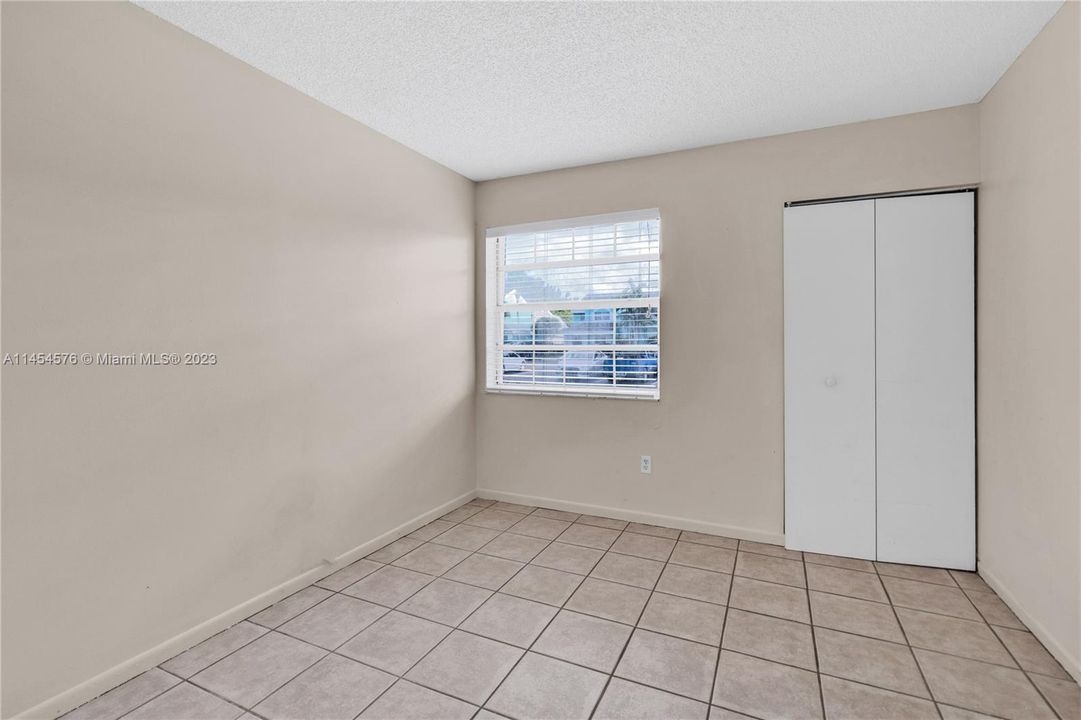 For Sale: $259,000 (3 beds, 2 baths, 1220 Square Feet)