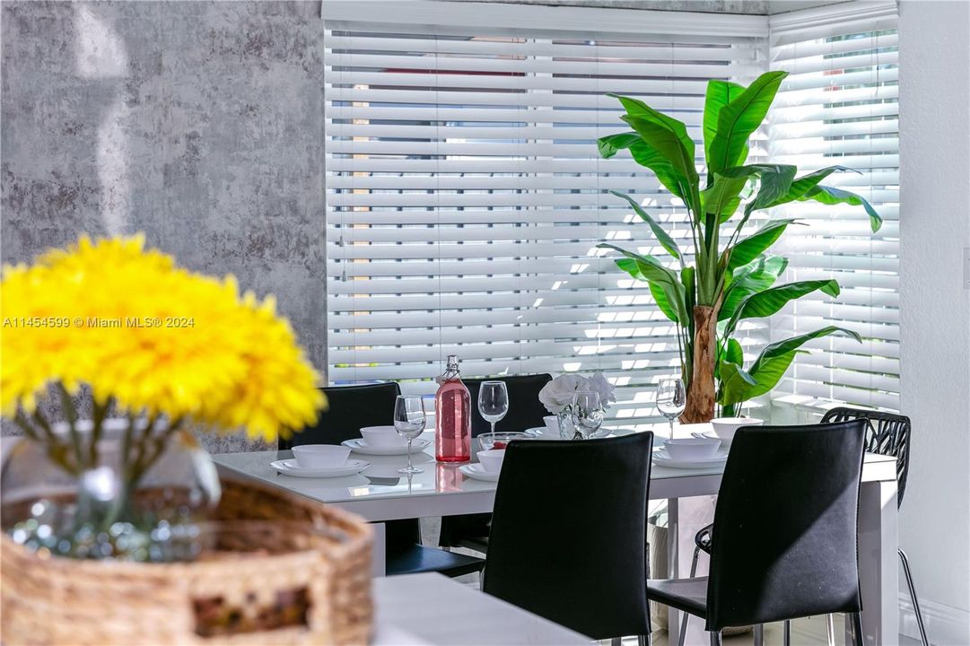 В аренду: $6,900 (3 спален, 2 ванн, 1280 Квадратных фут)