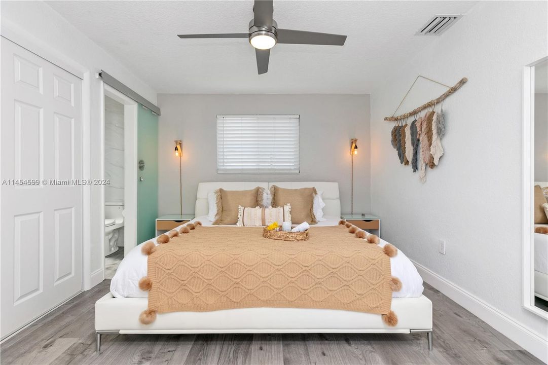 В аренду: $6,900 (3 спален, 2 ванн, 1280 Квадратных фут)