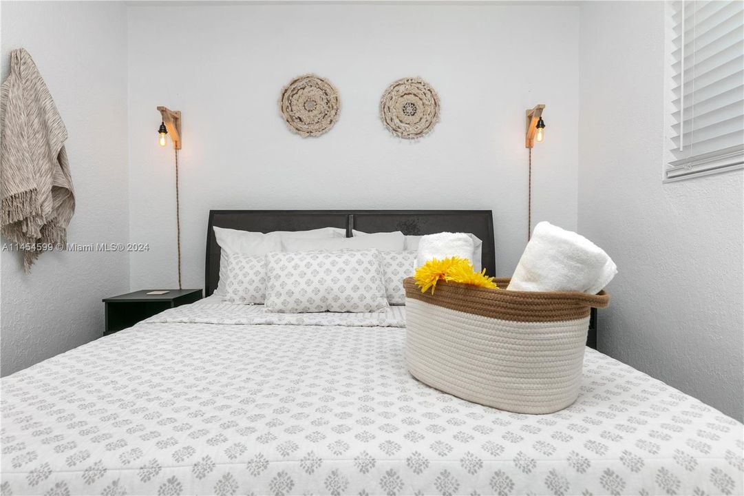 В аренду: $6,900 (3 спален, 2 ванн, 1280 Квадратных фут)