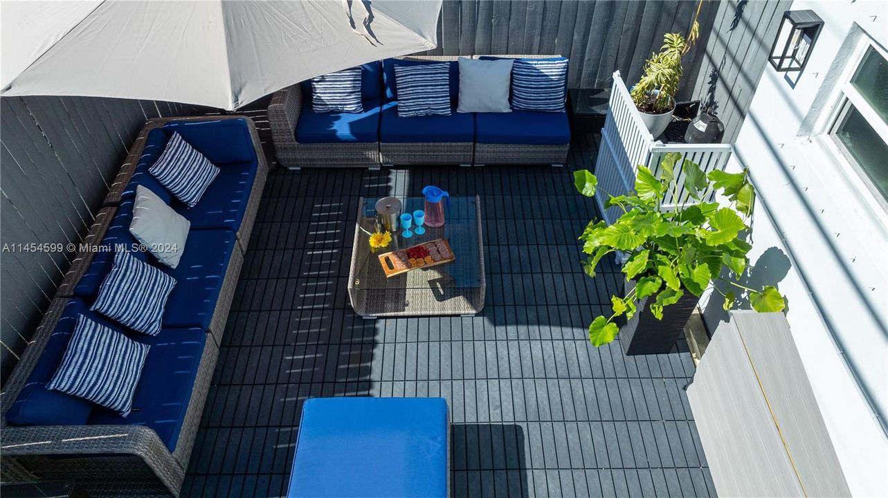 В аренду: $6,900 (3 спален, 2 ванн, 1280 Квадратных фут)