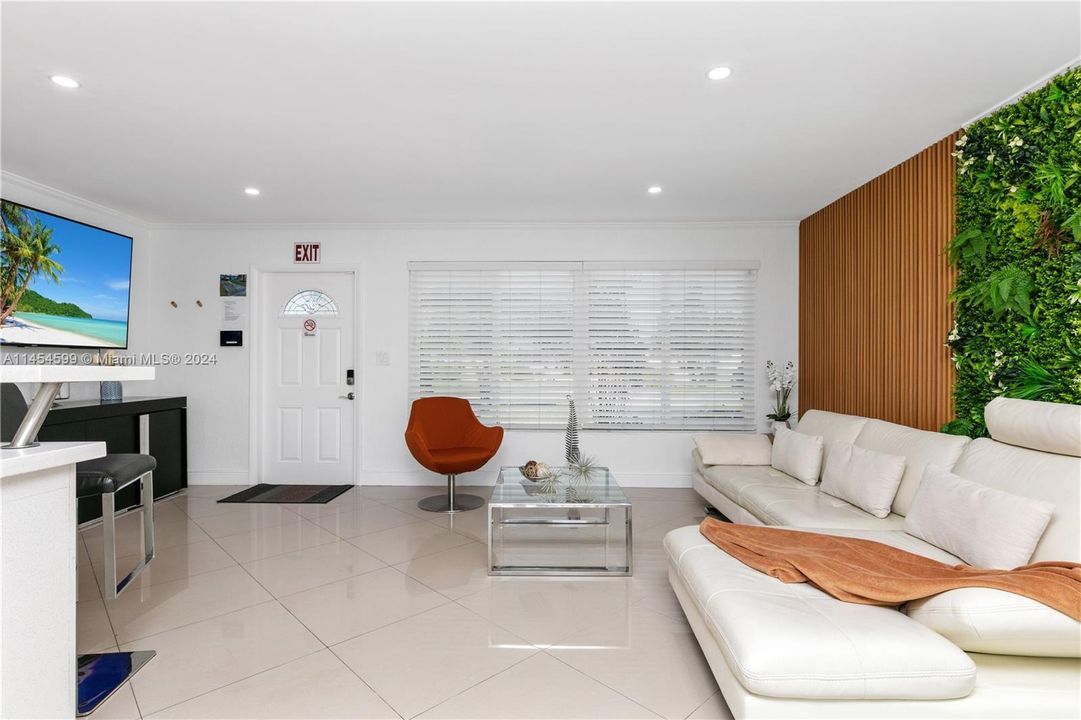 В аренду: $6,900 (3 спален, 2 ванн, 1280 Квадратных фут)