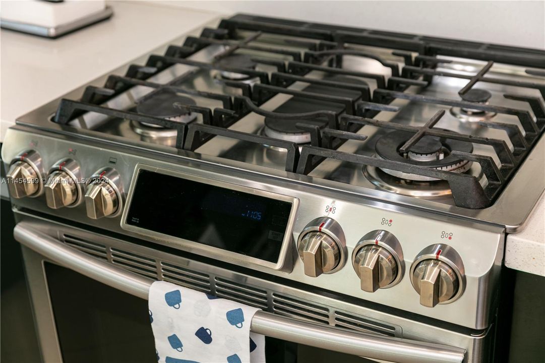 В аренду: $6,900 (3 спален, 2 ванн, 1280 Квадратных фут)