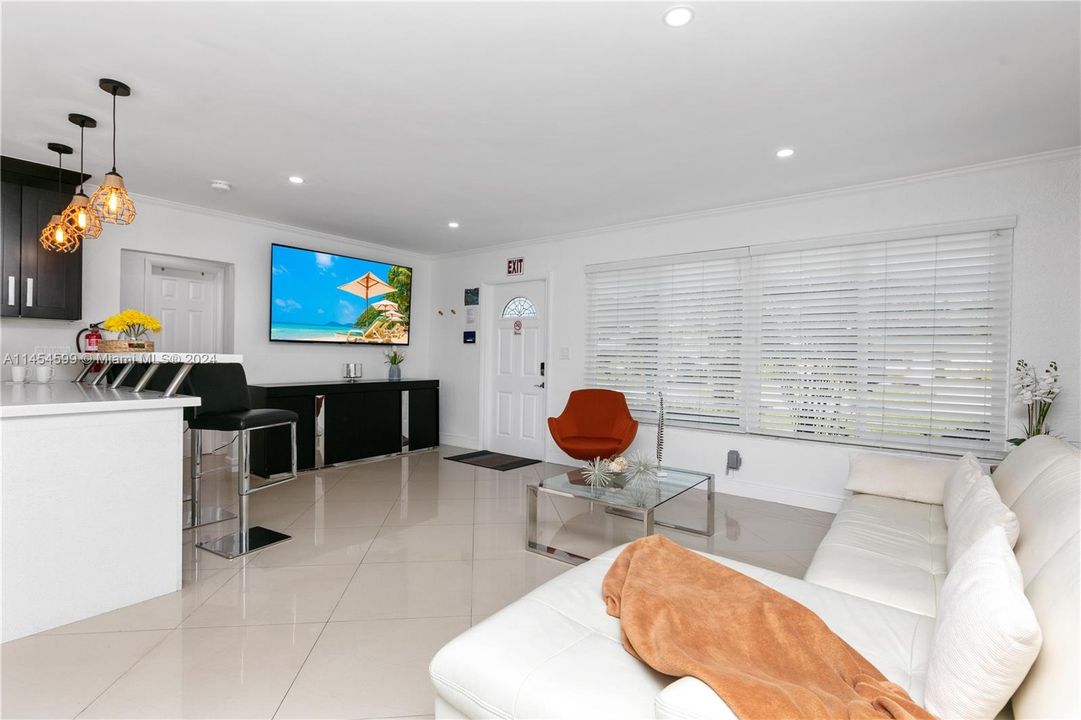 В аренду: $6,900 (3 спален, 2 ванн, 1280 Квадратных фут)