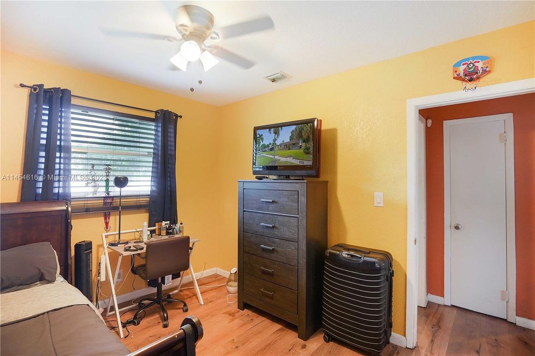 Недавно продано: $409,900 (3 спален, 2 ванн, 1479 Квадратных фут)