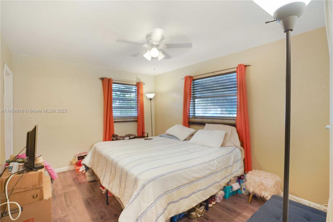 Недавно продано: $409,900 (3 спален, 2 ванн, 1479 Квадратных фут)