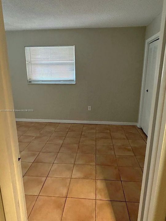 Recently Sold: $379,000 (2 beds, 1 baths, 1036 Square Feet)