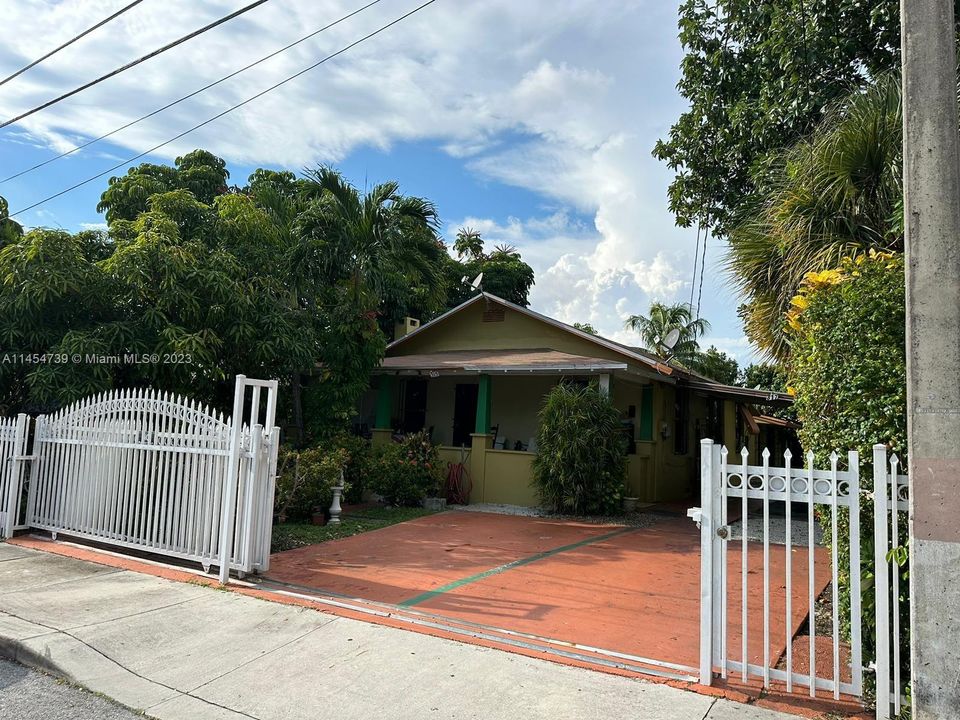 Recently Sold: $1,250,000 (0 beds, 0 baths, 1956 Square Feet)