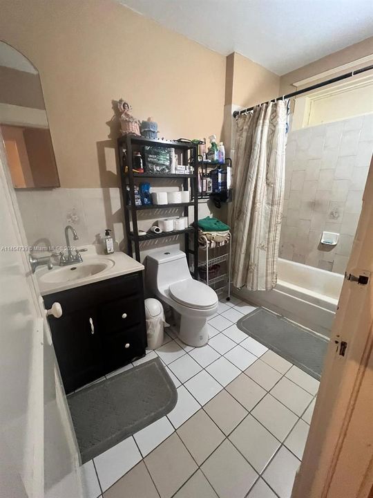 Recently Sold: $1,250,000 (0 beds, 0 baths, 1956 Square Feet)