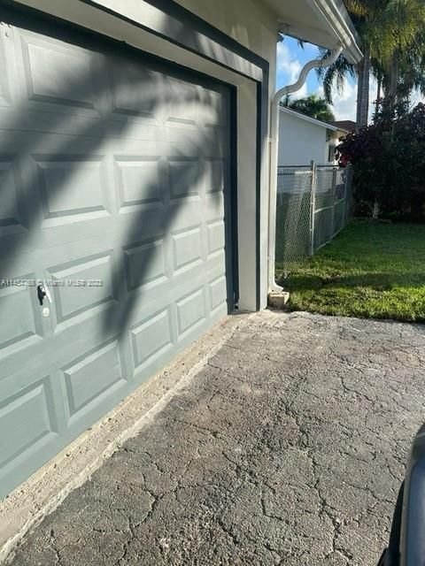 Recently Rented: $3,800 (4 beds, 2 baths, 2336 Square Feet)