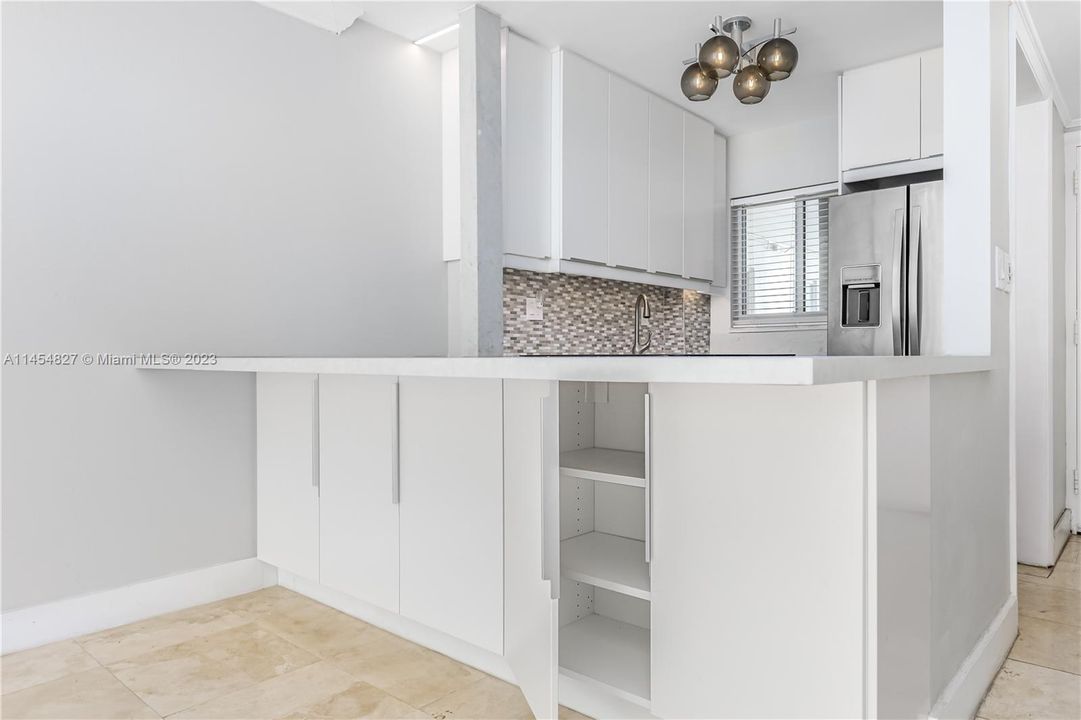 Недавно продано: $420,000 (1 спален, 1 ванн, 718 Квадратных фут)