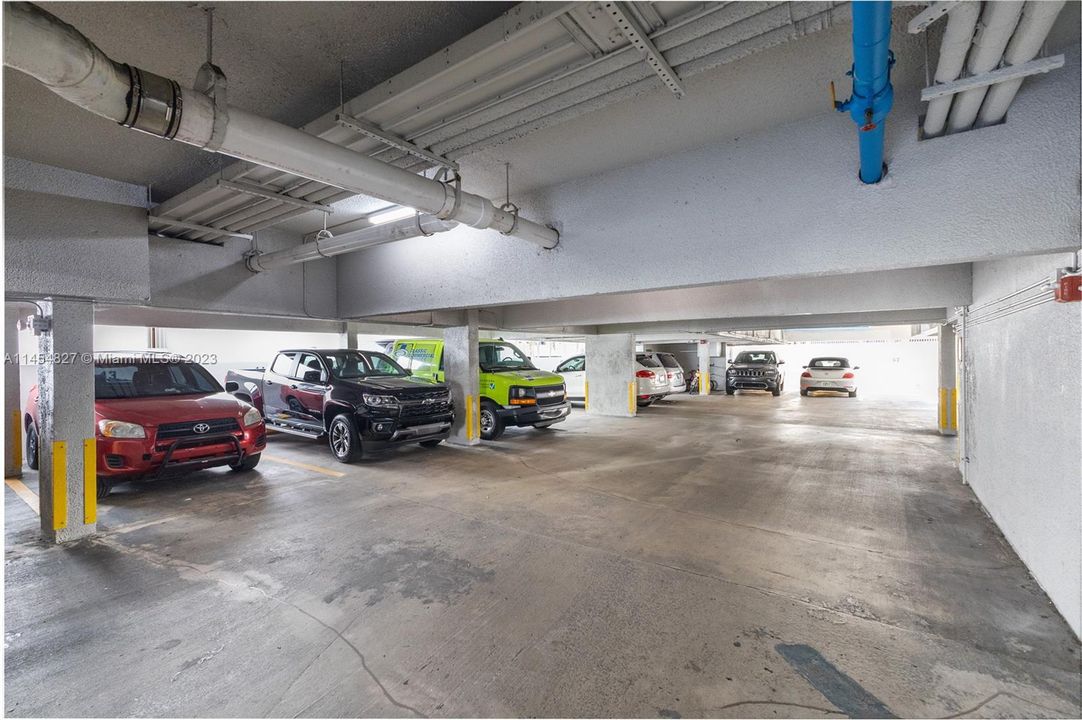 Недавно продано: $420,000 (1 спален, 1 ванн, 718 Квадратных фут)