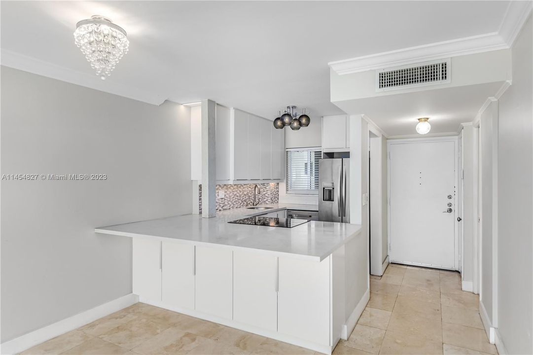 Недавно продано: $420,000 (1 спален, 1 ванн, 718 Квадратных фут)