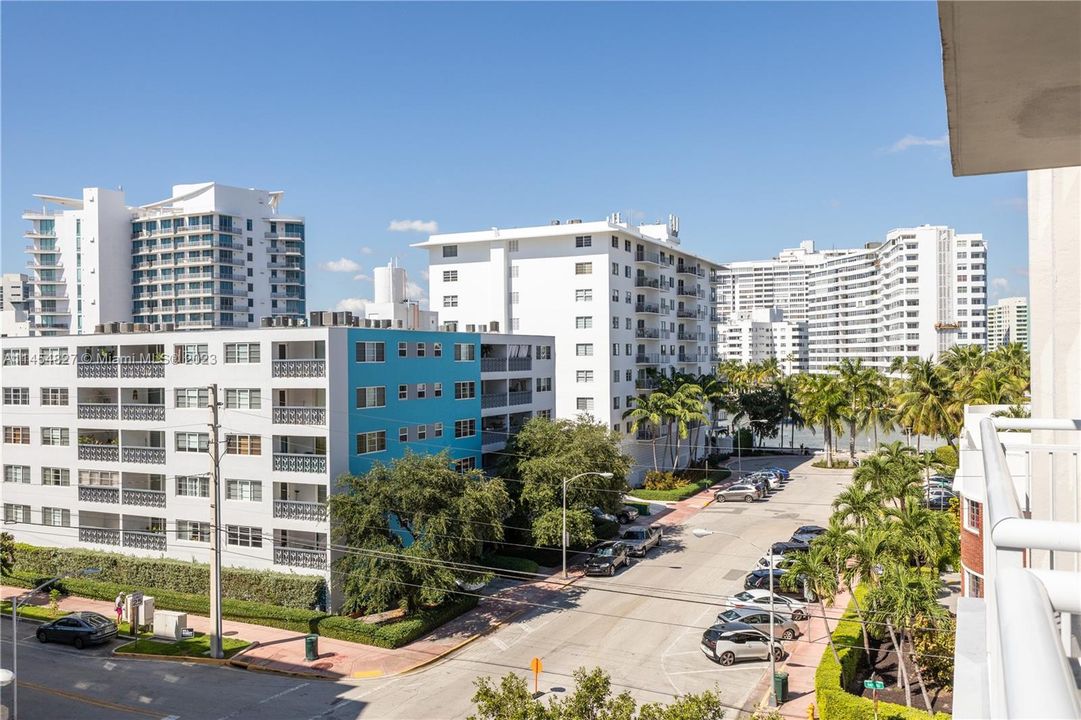 Недавно продано: $420,000 (1 спален, 1 ванн, 718 Квадратных фут)