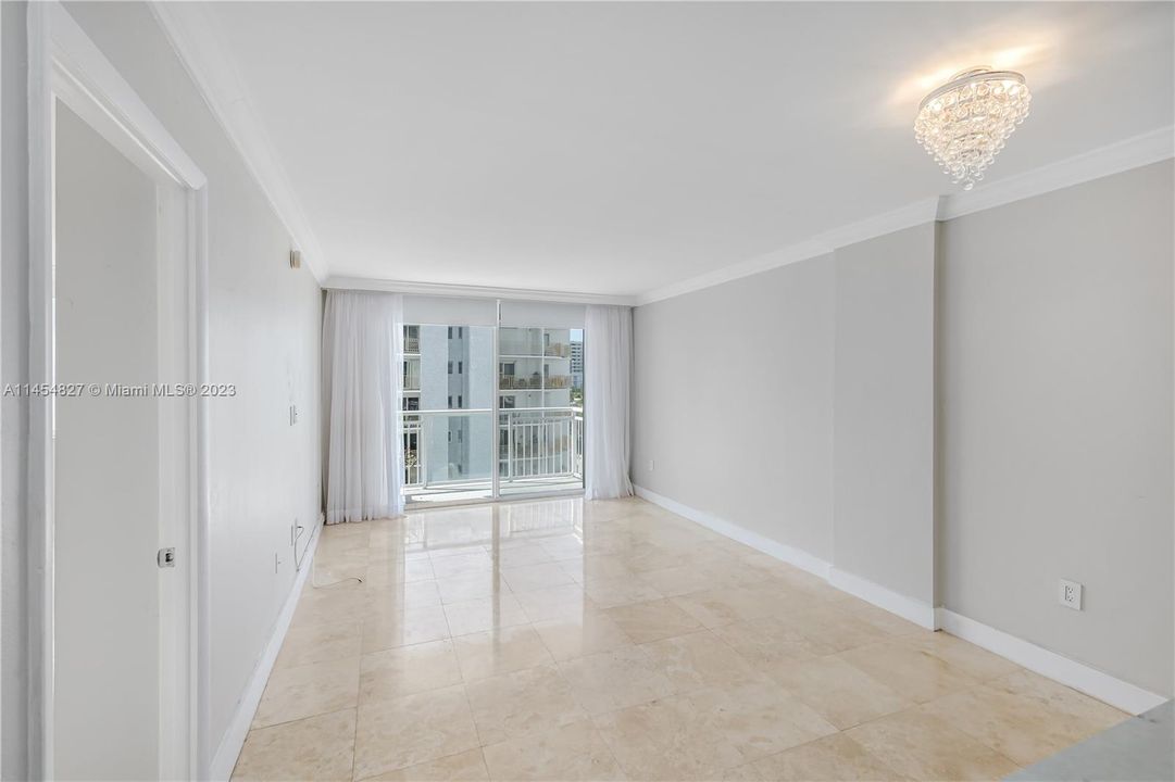 Недавно продано: $420,000 (1 спален, 1 ванн, 718 Квадратных фут)