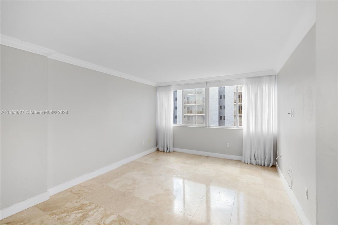 Недавно продано: $420,000 (1 спален, 1 ванн, 718 Квадратных фут)