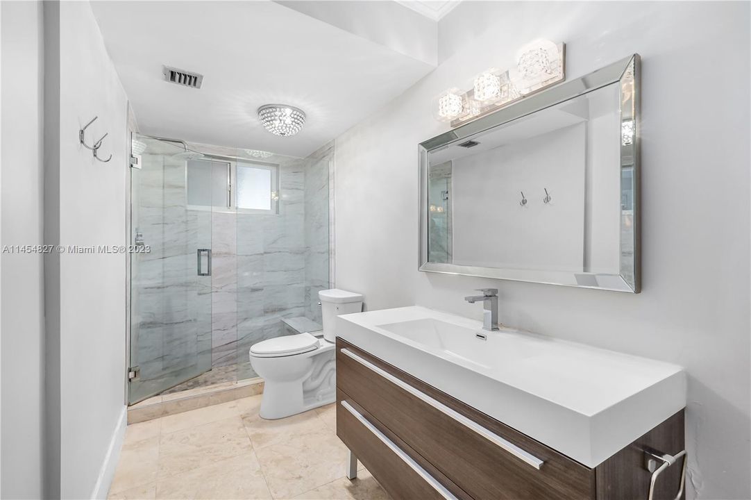 Недавно продано: $420,000 (1 спален, 1 ванн, 718 Квадратных фут)