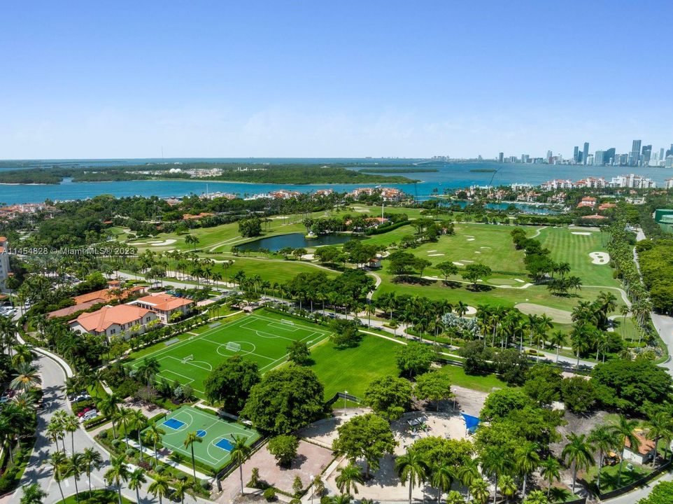 For Sale: $18,395,000 (4 beds, 4 baths, 3690 Square Feet)