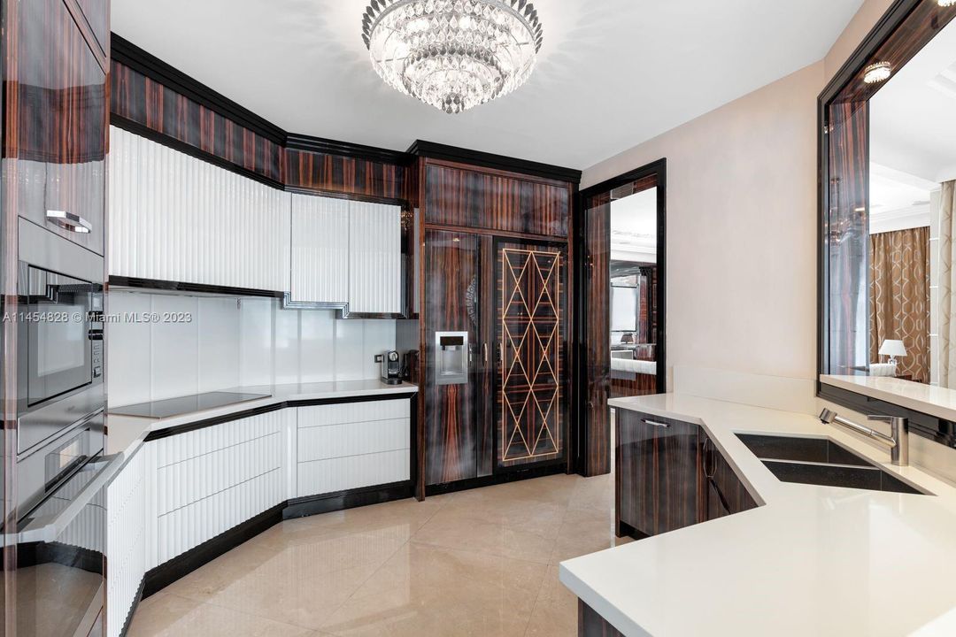 For Sale: $18,395,000 (4 beds, 4 baths, 3690 Square Feet)