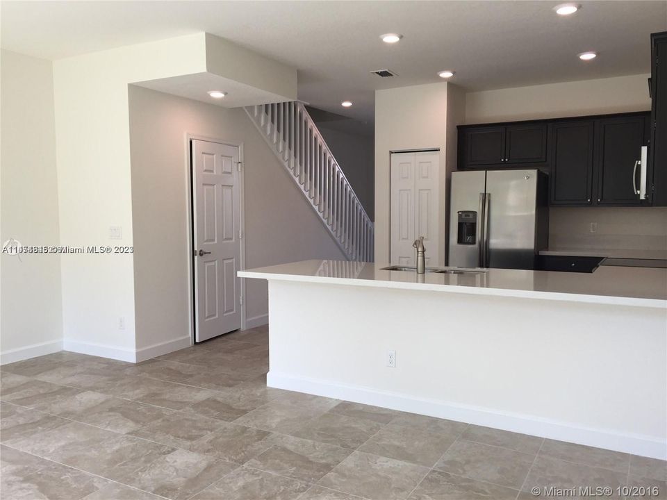 Recently Rented: $2,500 (2 beds, 2 baths, 1422 Square Feet)