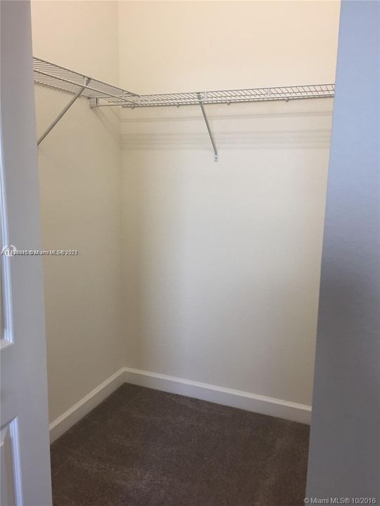 Recently Rented: $2,500 (2 beds, 2 baths, 1422 Square Feet)