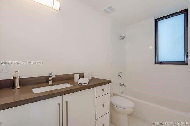 Recently Sold: $825,000 (2 beds, 2 baths, 1818 Square Feet)